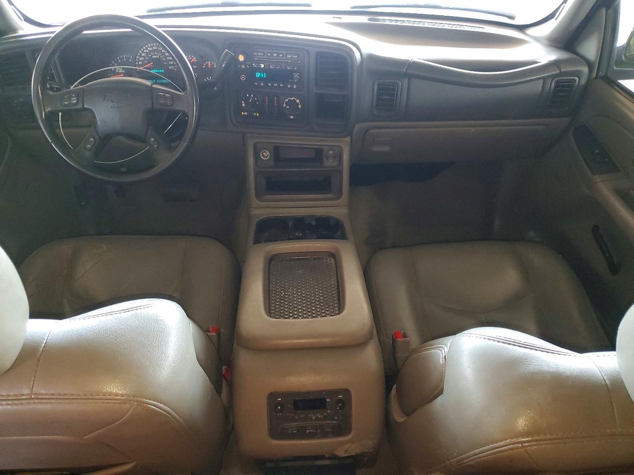 2004 Chevrolet Tahoe VIN 1GNEK13T44R294894 photo 8