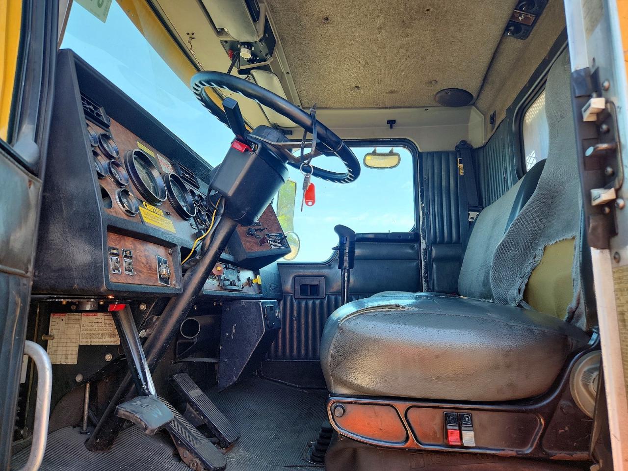 2001 KENWORTH All other VIN 1NKDLU0X71J875261 photo 5