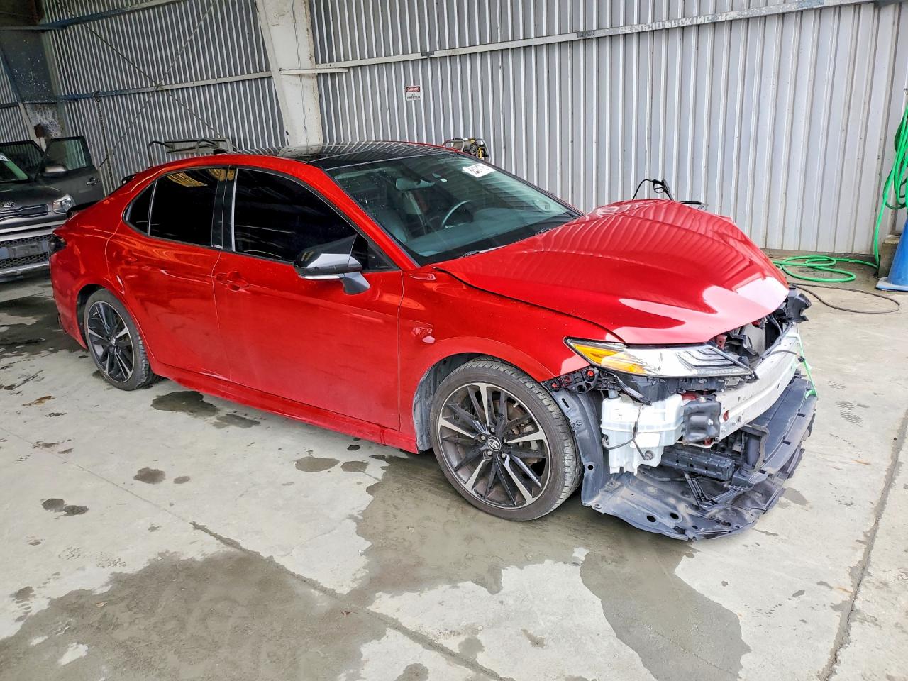 2019 Toyota Camry VIN 4T1B61HK2KU160102 photo 4