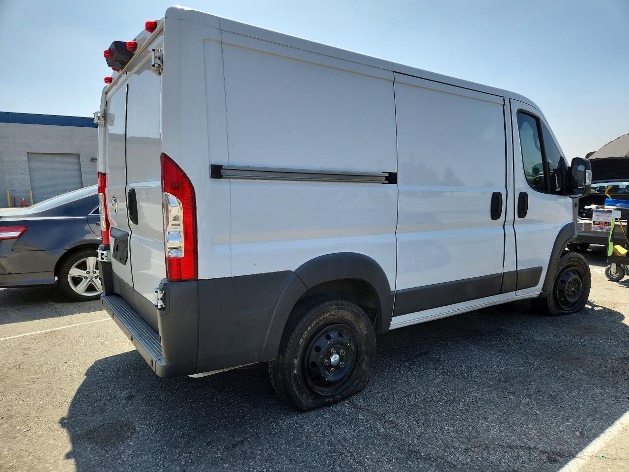 2018 Ram Promaster VIN 3C6TRVNG1JE124655 photo 3