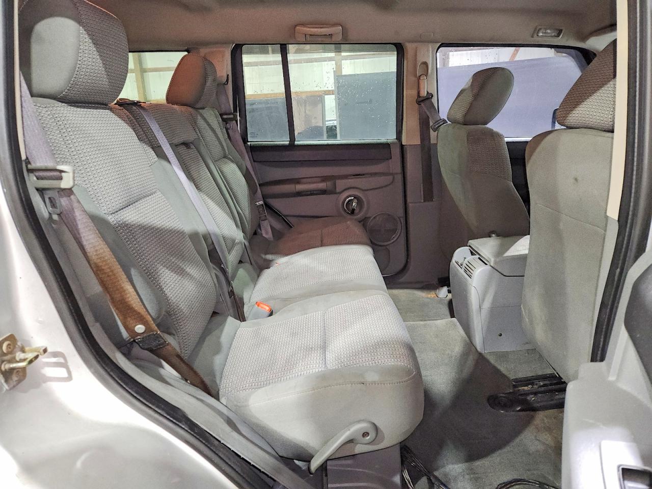 2006 Jeep Commander VIN 1J8HG48K76C162106 photo 11