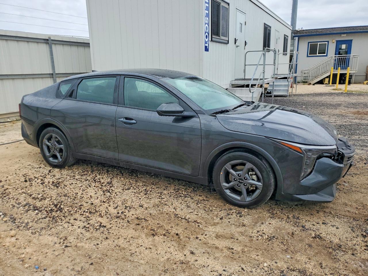 2025 Kia All other VIN 3KPFT4DE5SE132647 photo 4