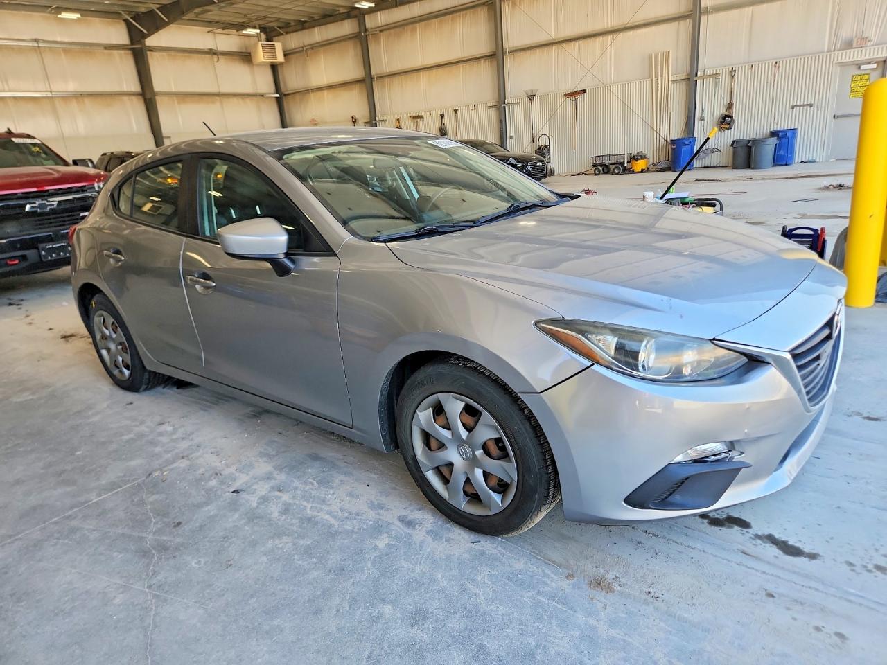 2014 Mazda 3 VIN JM1BM1K79E1204570 photo 4