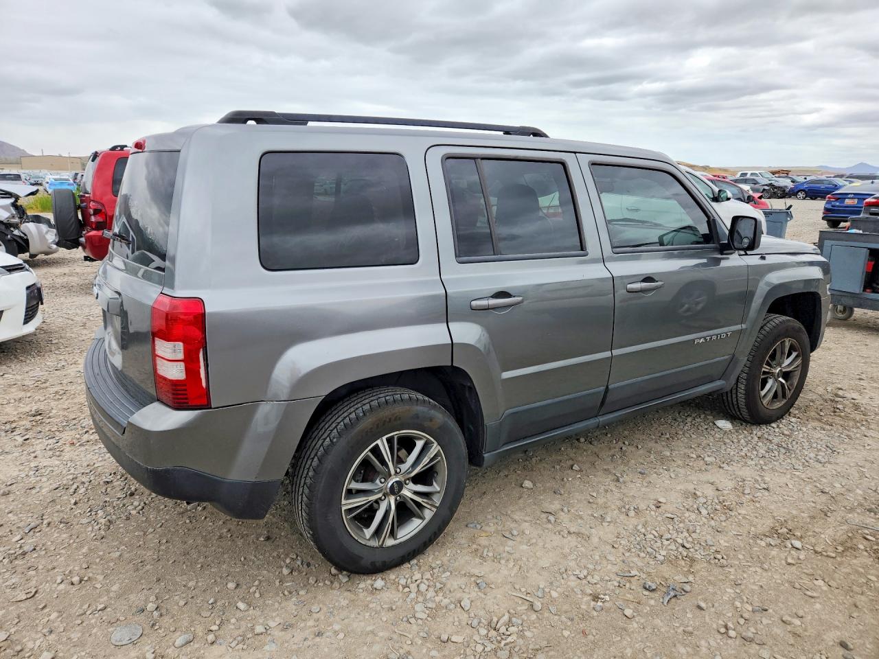 2012 Jeep Patriot VIN 1C4NJRBB5CD611709 photo 3