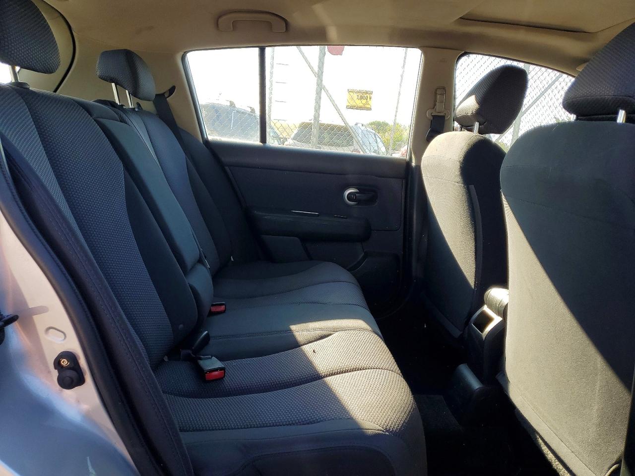 2009 Nissan Versa VIN 3N1BC13E39L372772 photo 10
