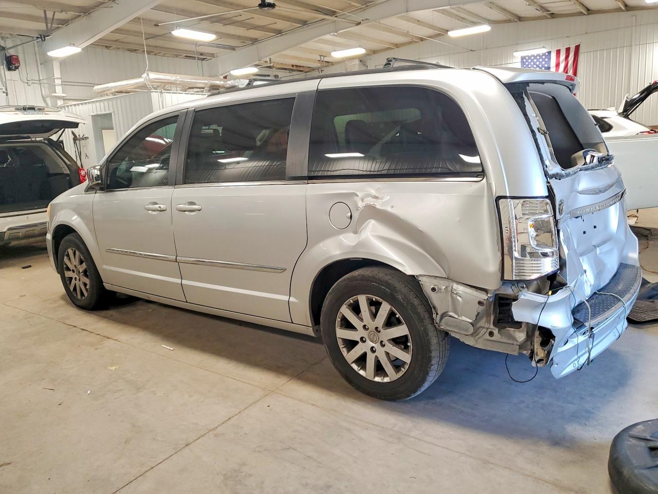 2011 Chrysler Minivan VIN 2A4RR8DG1BR614030 photo 2