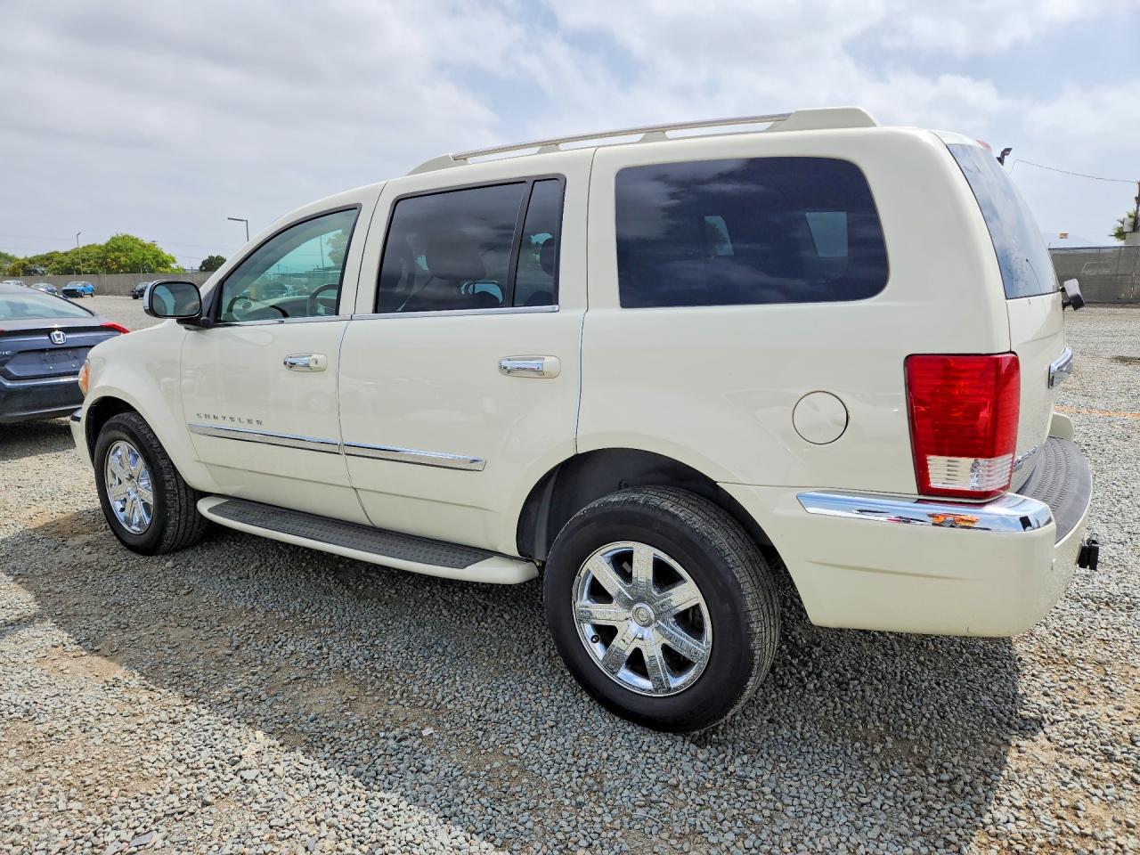 2008 CHRYSLER Aspen VIN 1A8HX58298F158453 photo 2