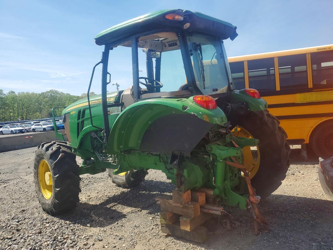 2016 JOHN Tractor VIN 1P06120ECG0001705 photo 3