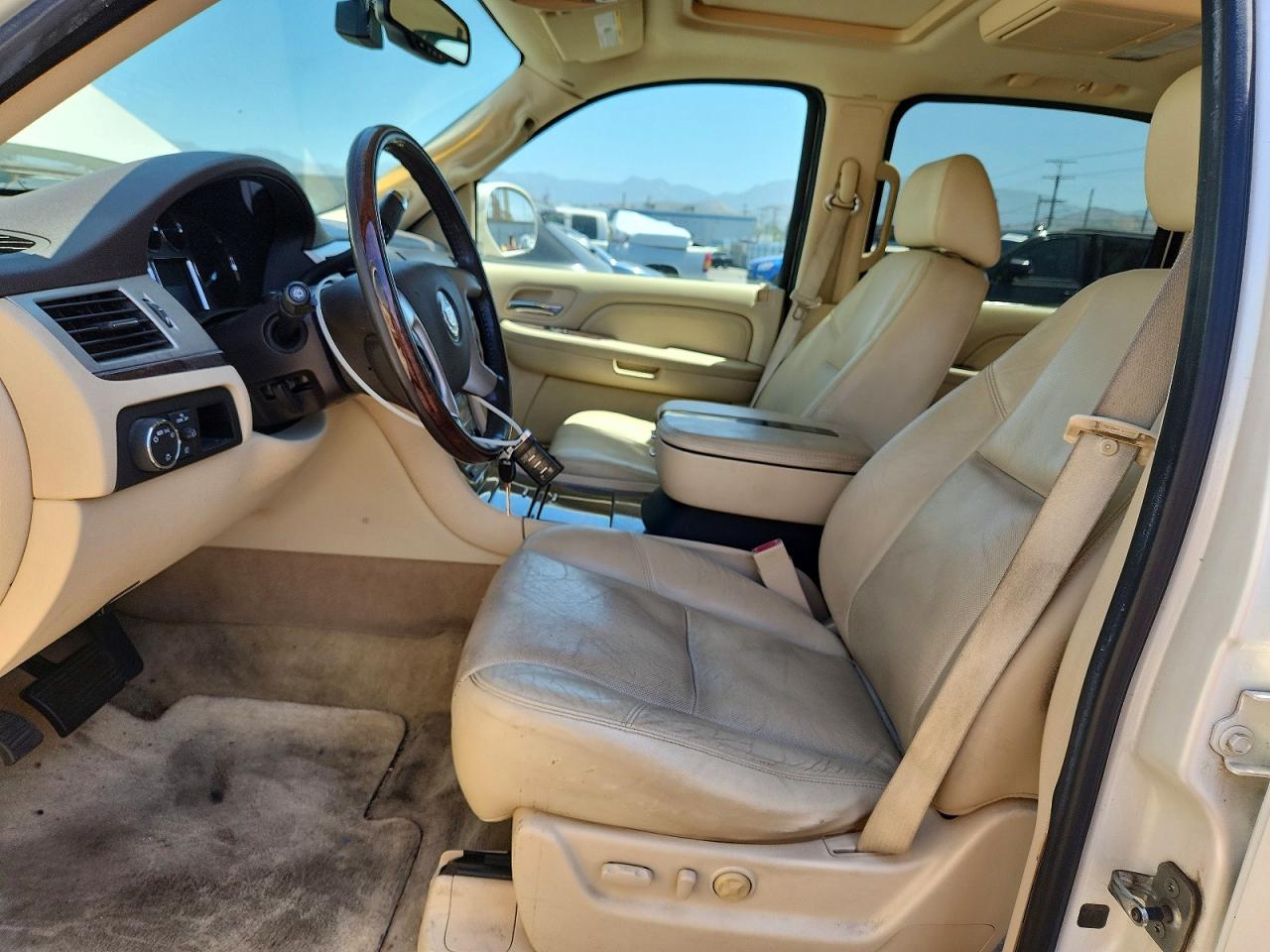 2008 Cadillac Escalade VIN 1GYFK66838R214714 photo 7