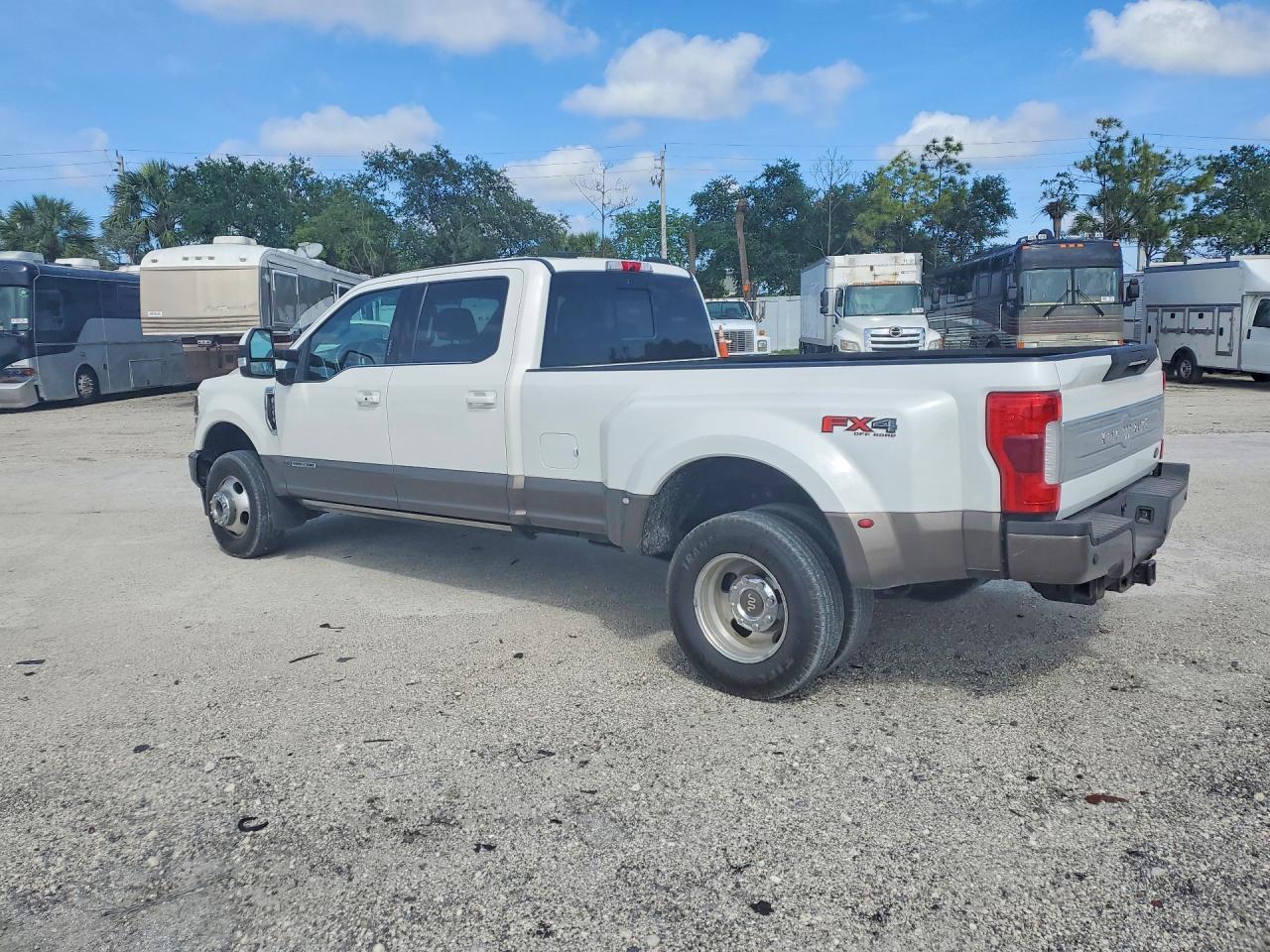 2020 Ford F350 VIN 1FT8W3DT4LEC91391 photo 2
