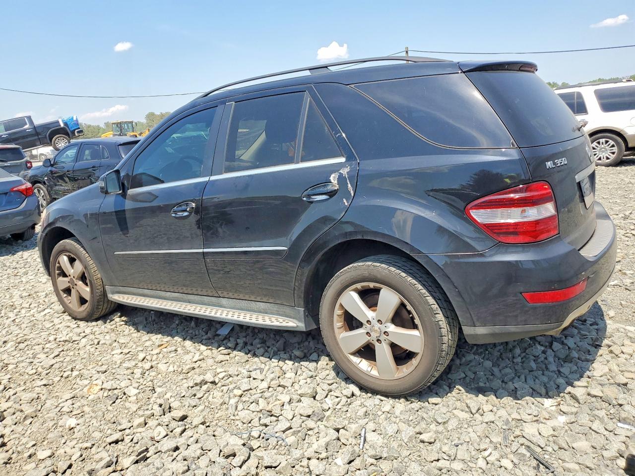 2011 Mercedes-Benz M-class VIN 4JGBB8GB2BA746399 photo 2
