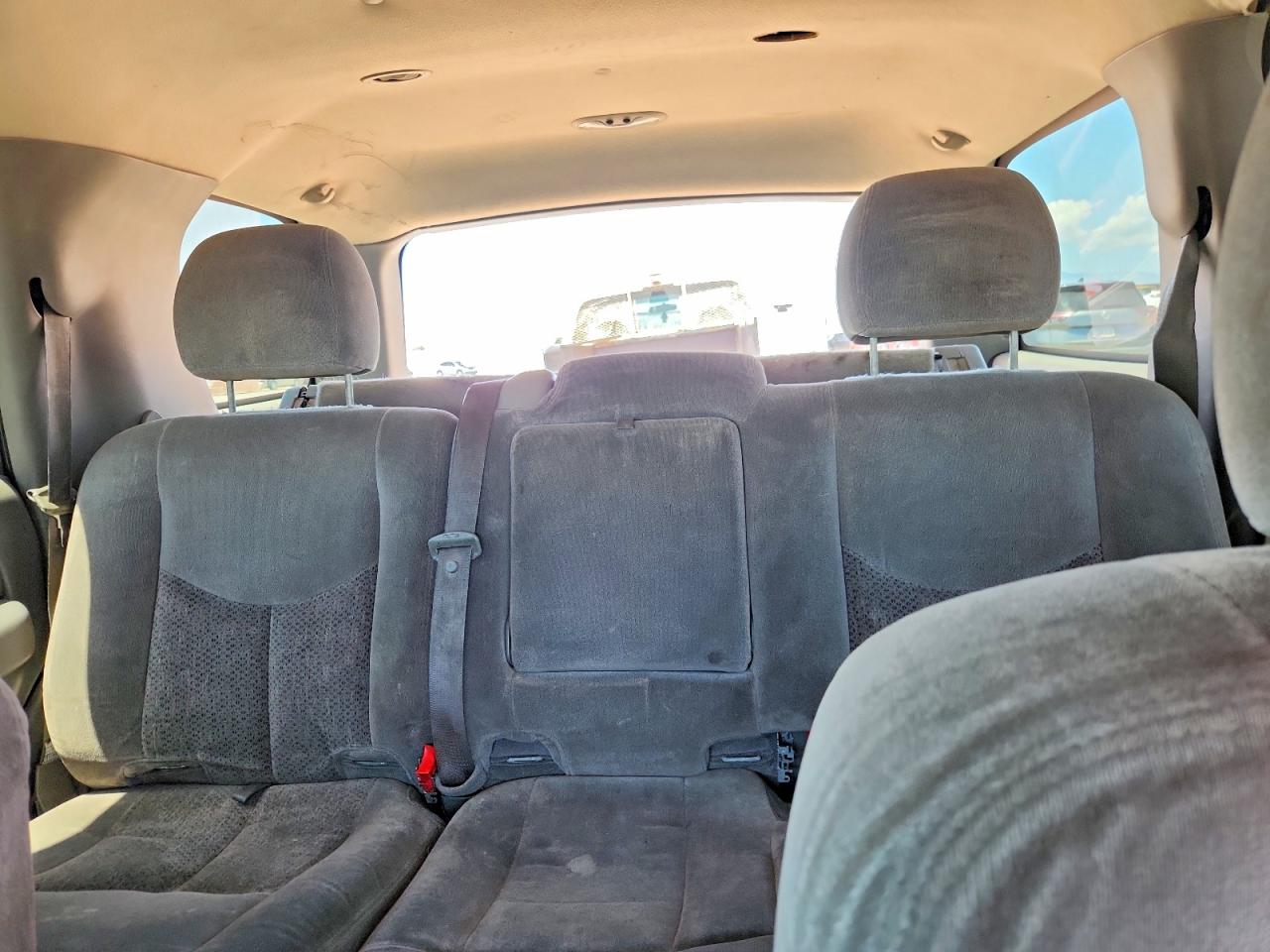 2005 Chevrolet Tahoe VIN 1GNEC13V15R231817 photo 10