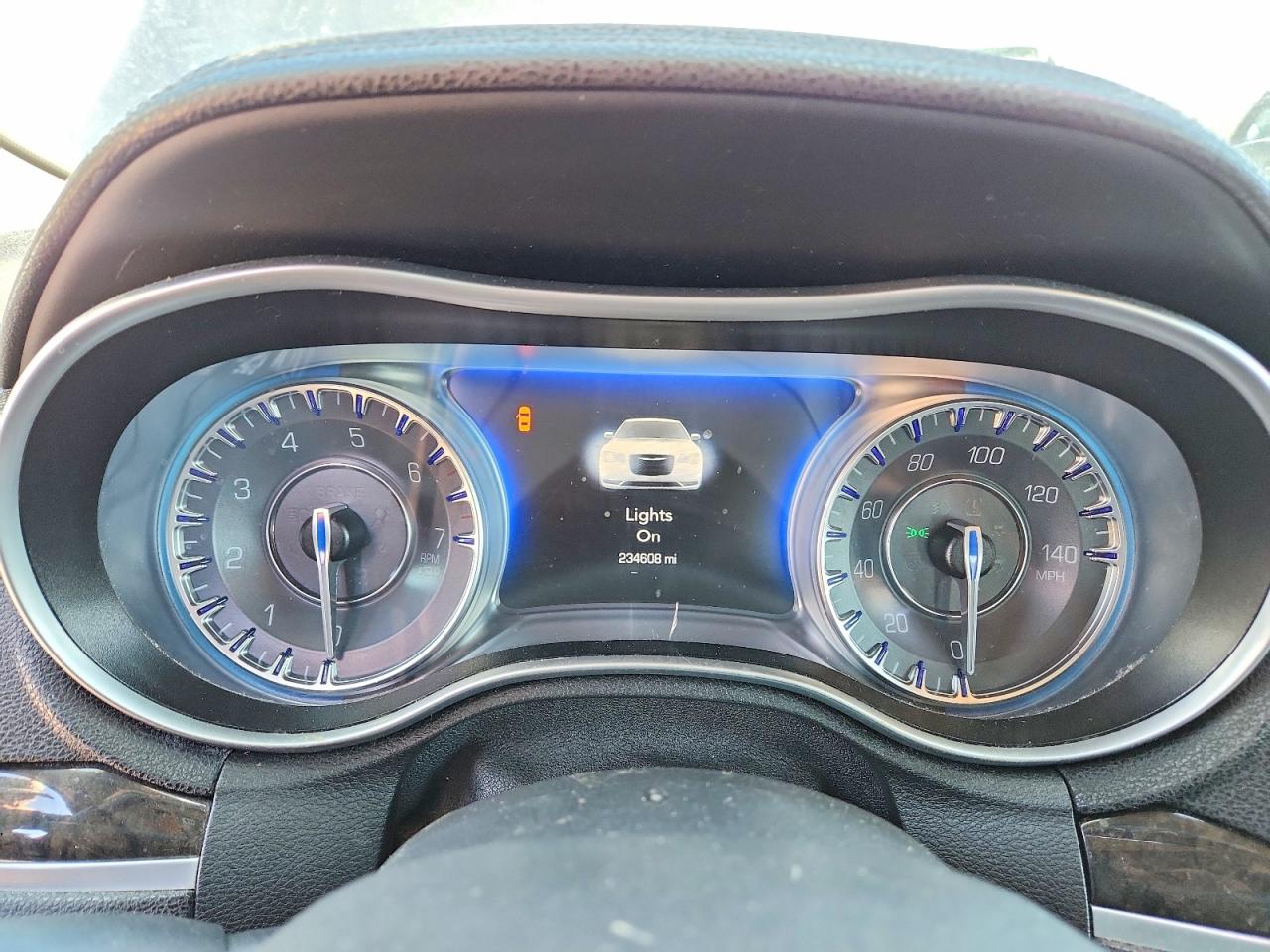 2016 Chrysler 300 VIN 2C3CCAKG1GH296046 photo 9