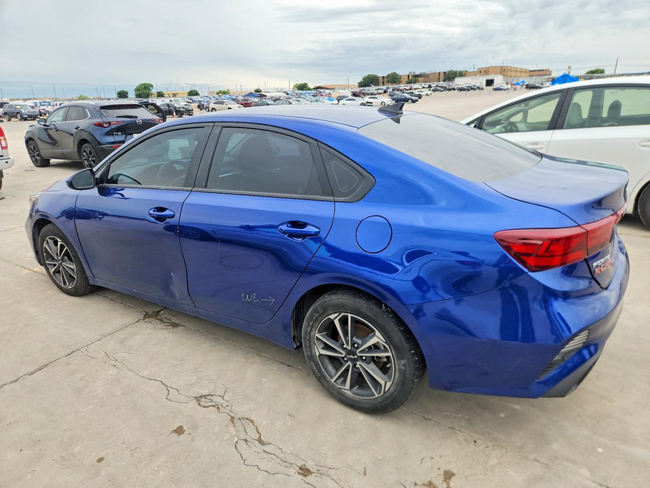 2023 Kia Forte lxs VIN 3KPF24AD0PE683980 photo 2