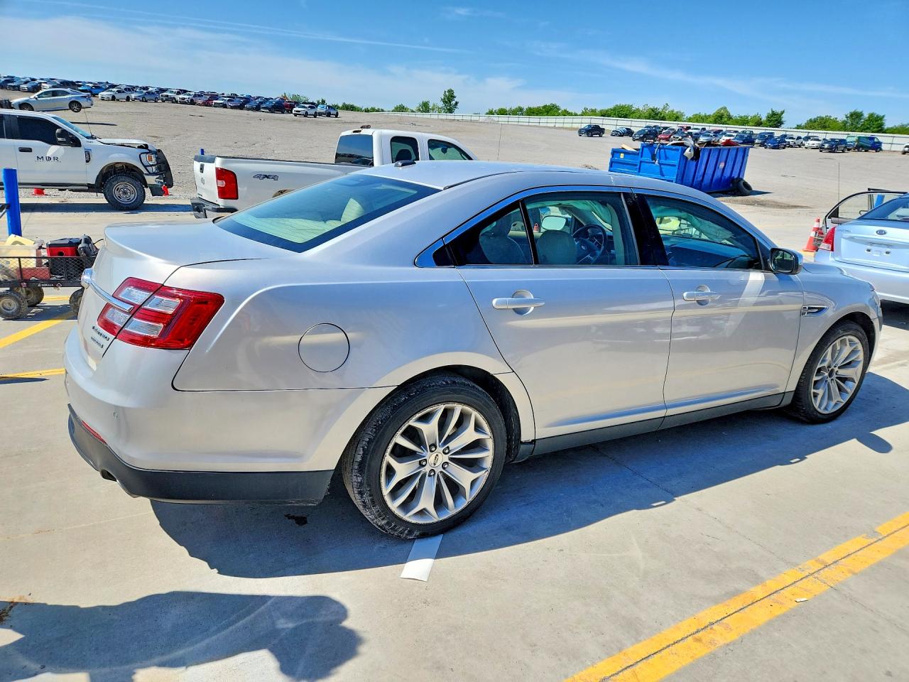 2019 FORD Taurus VIN 1FAHP2F86KG118108 photo 3