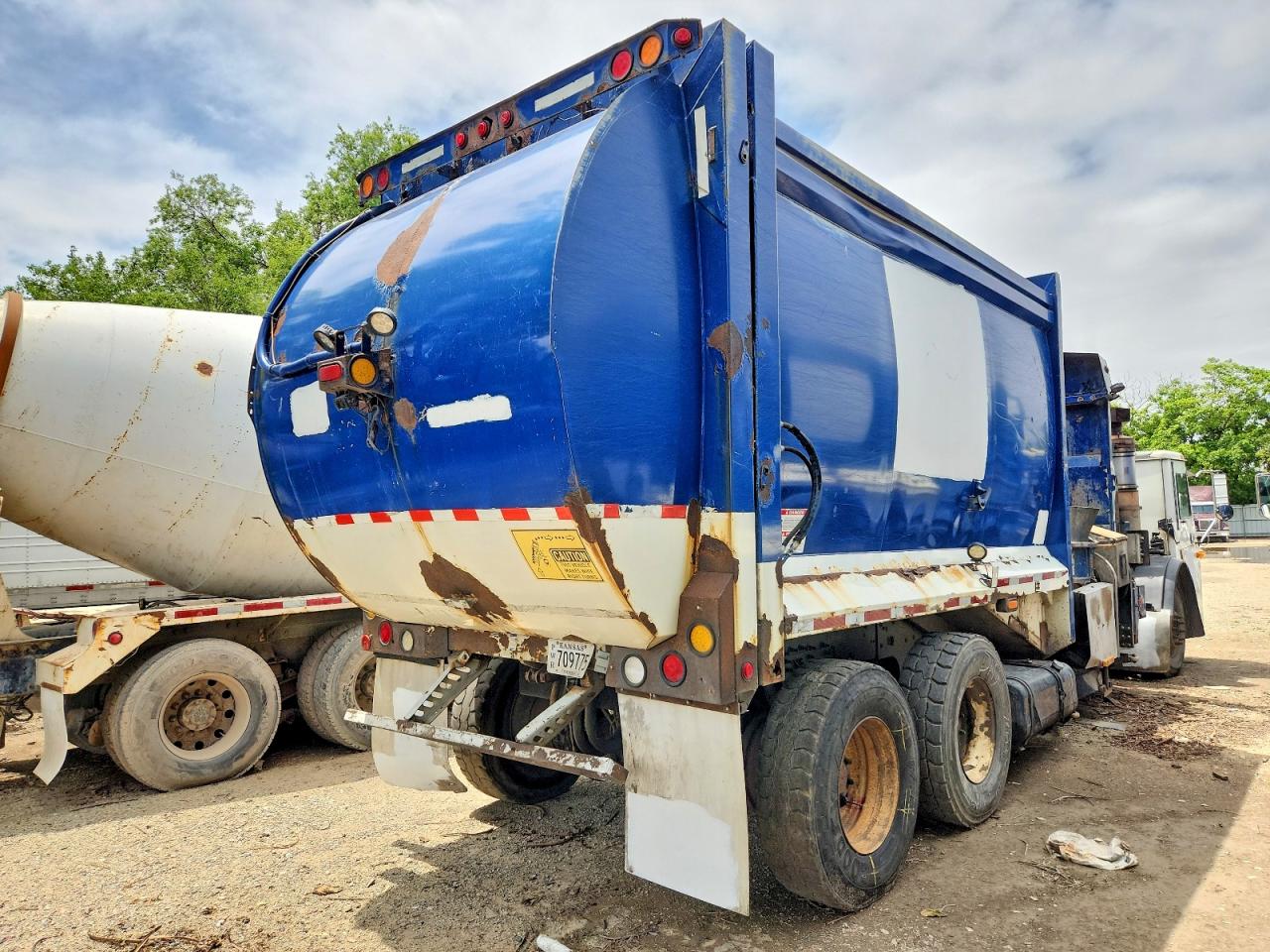 2009 MACK All other VIN 1M2AU02C19M003135 photo 4
