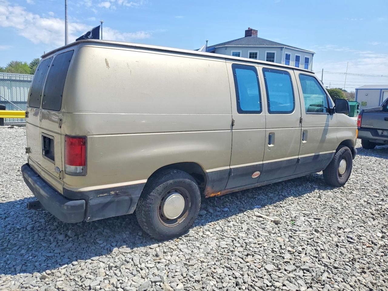 1999 Ford Econoline VIN 1FTRE1429XHB96087 photo 3