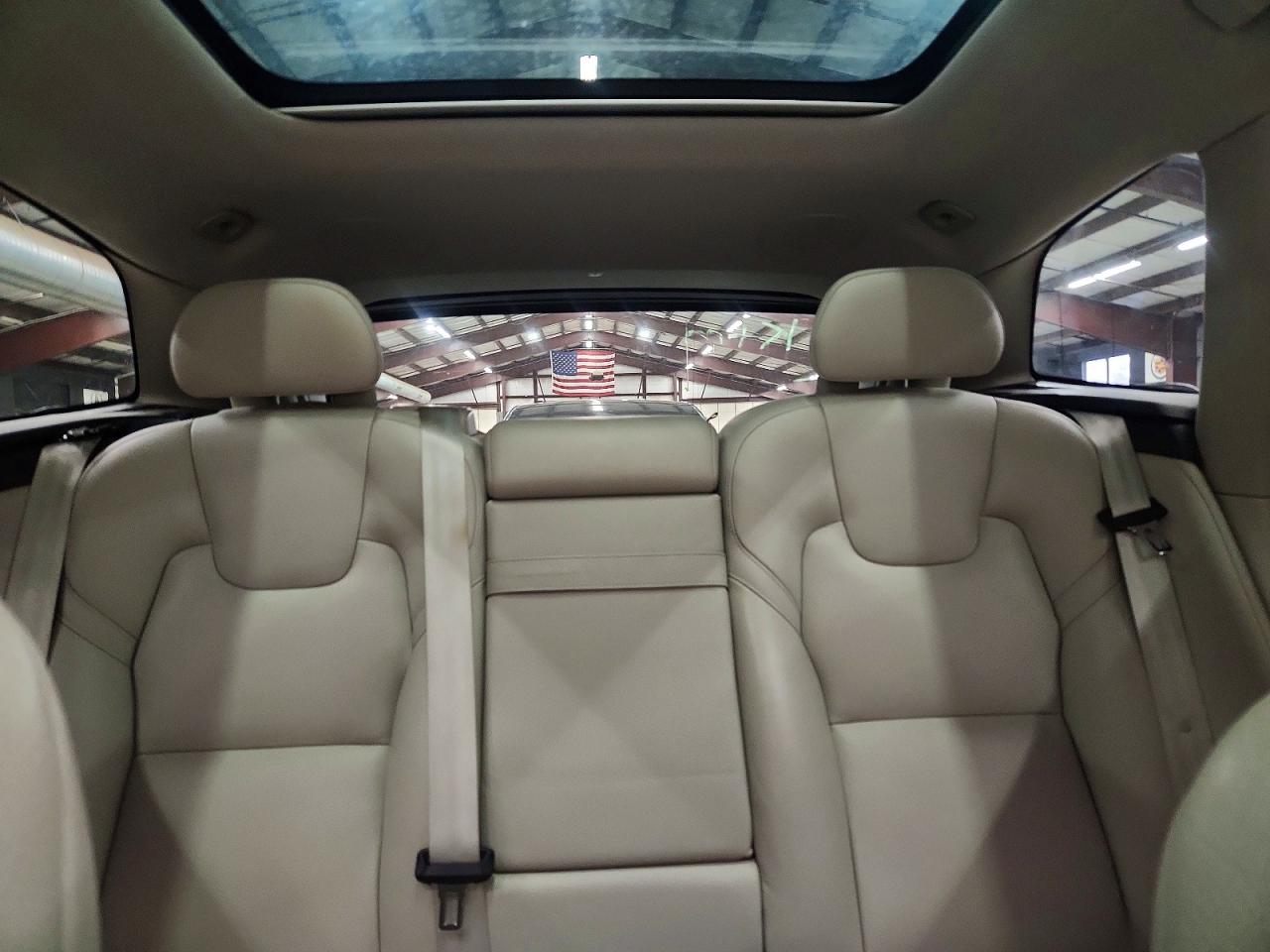 2019 Volvo Xc60 VIN LYVA22RK7KB231028 photo 10