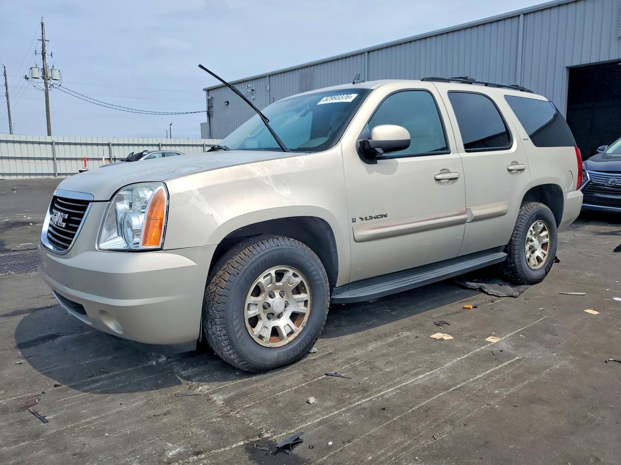 2007 GMC Yukon VIN 1GKFC13037R231455 photo 1