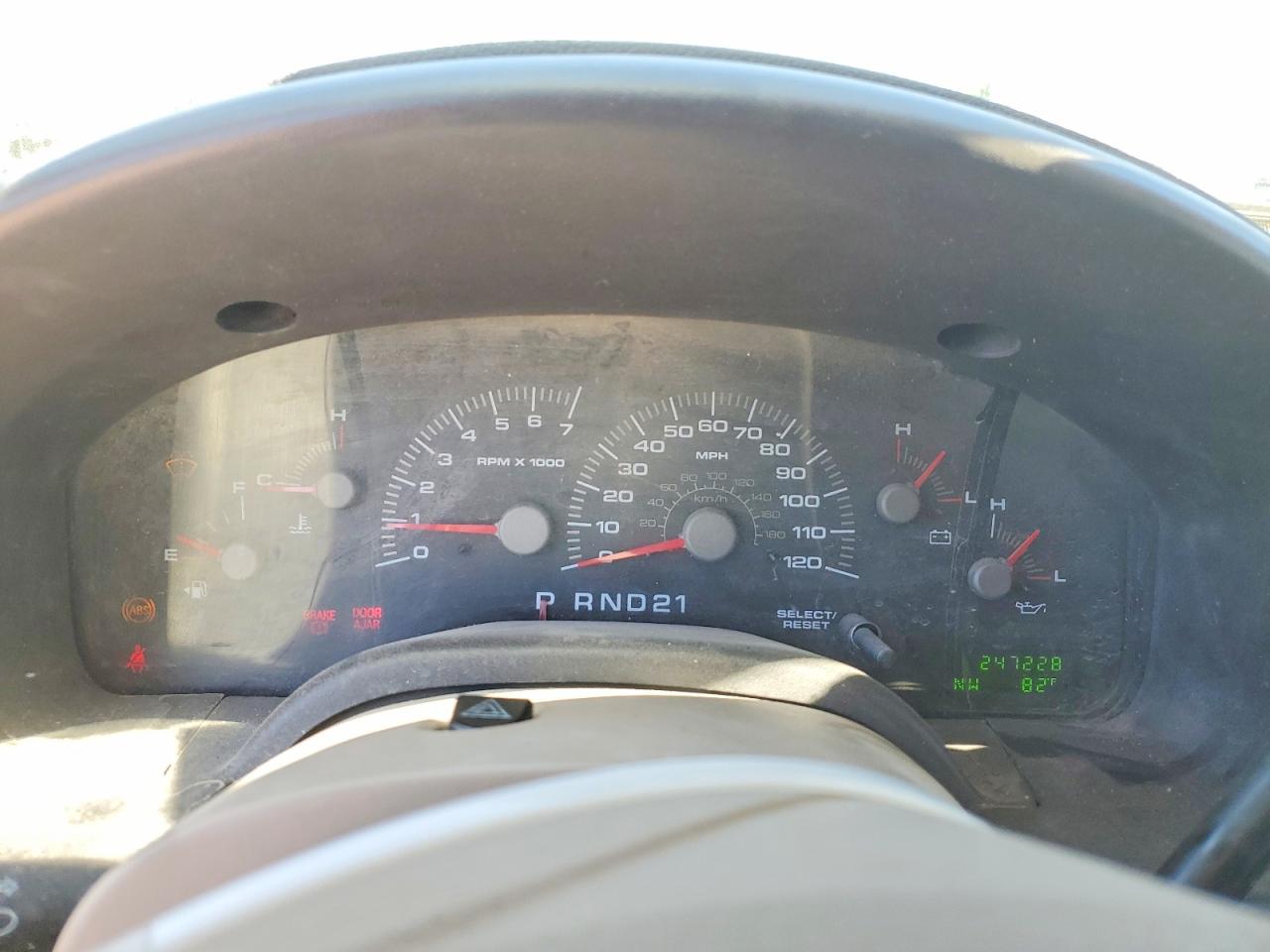 2003 Ford Expedition VIN 1FMPU16L83LC09477 photo 9