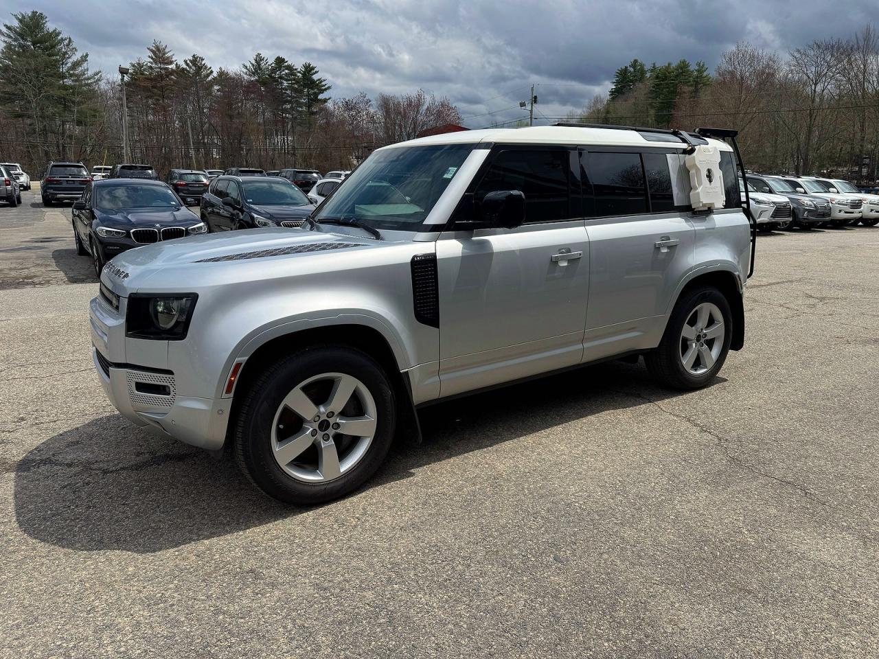 2022 LAND Defender VIN SALEW7RU6N2097910 photo 2