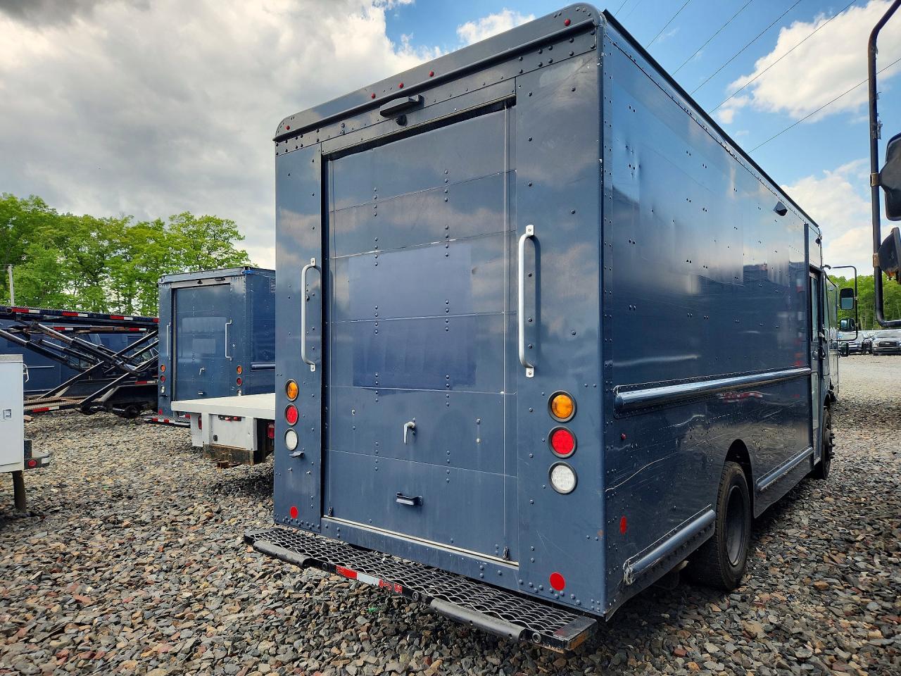 2021 FREIGHTLINER All other VIN 4UZAC2GA3MCMM9307 photo 3