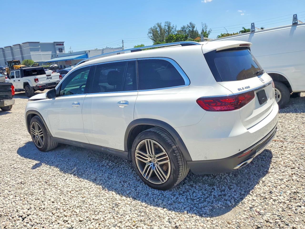 2025 Mercedes-Benz Gls-class VIN 4JGFF5KE7SB450178 photo 2