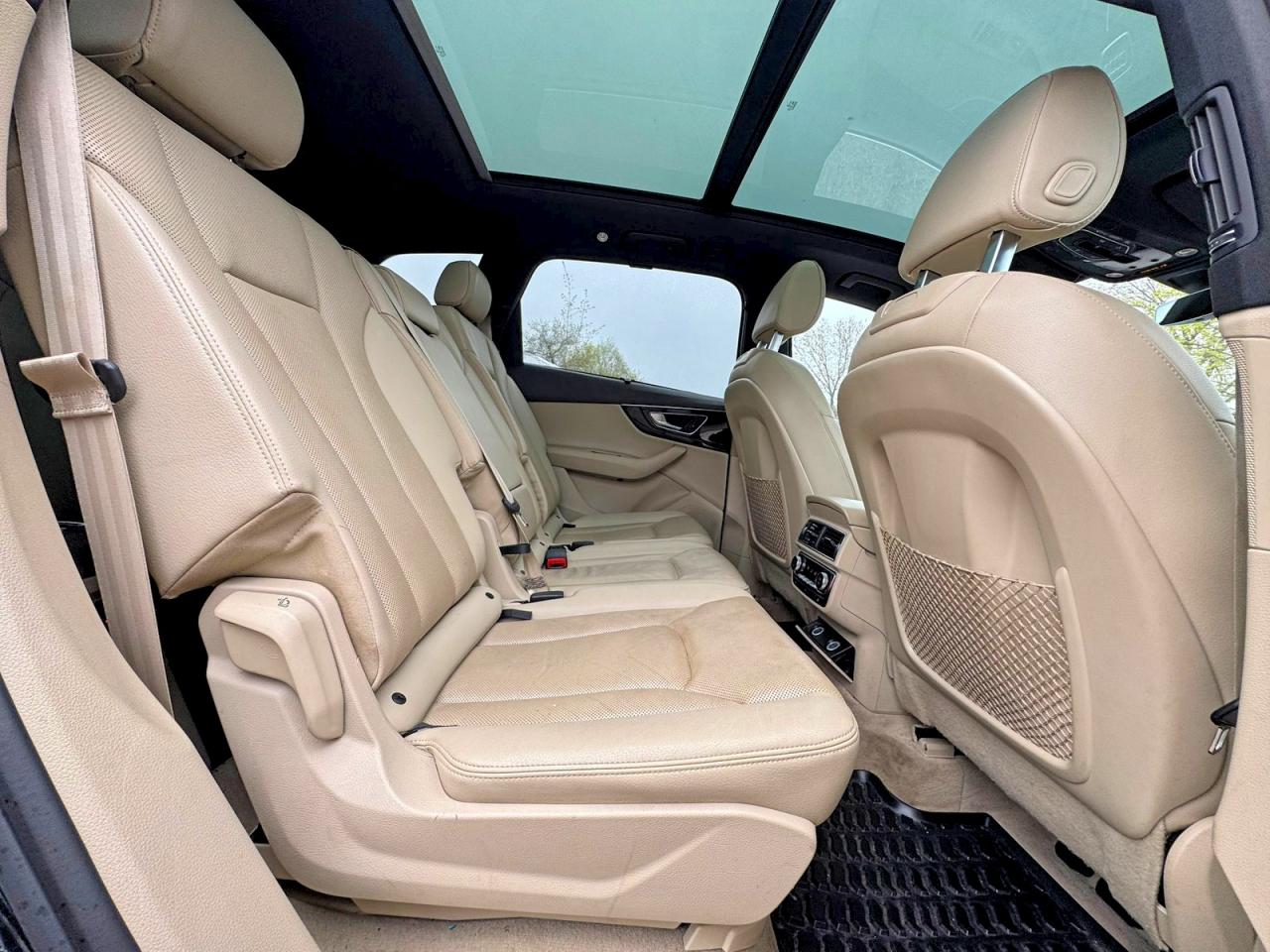 2017 Audi Q7 VIN WA1LAAF7XHD031470 photo 6