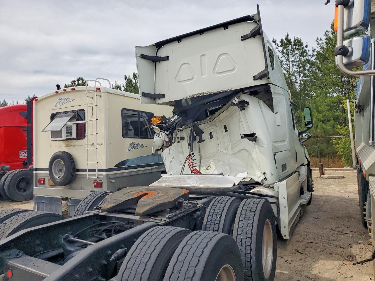 2021 FREIGHTLINER All other VIN 3AKJHHDR8MSMP1125 photo 4