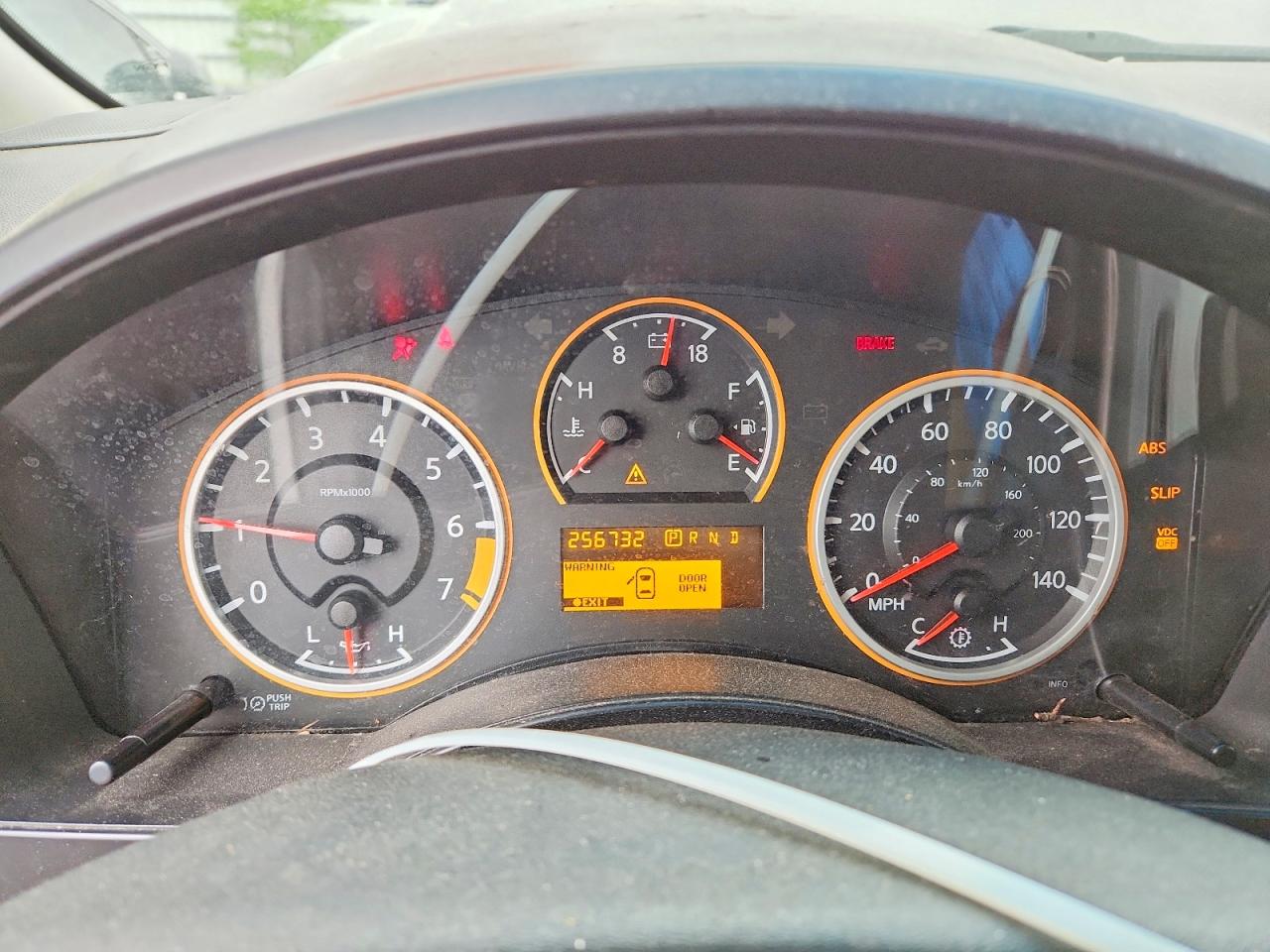 2010 Nissan TITAN VIN 1N6BA0ED3AN305205 photo 9