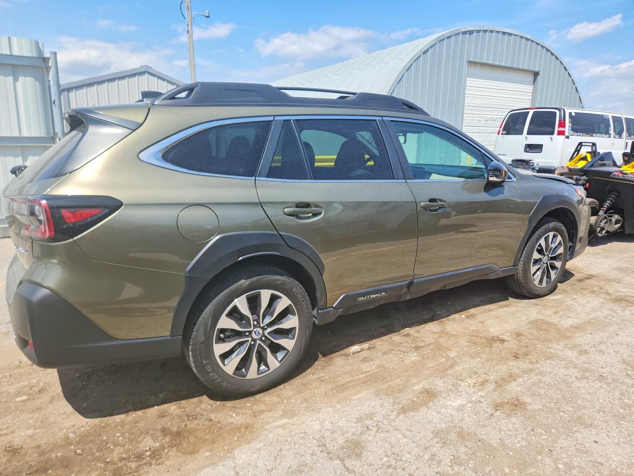 2024 SUBARU Outback VIN 4S4BTANC4R3168403 photo 3