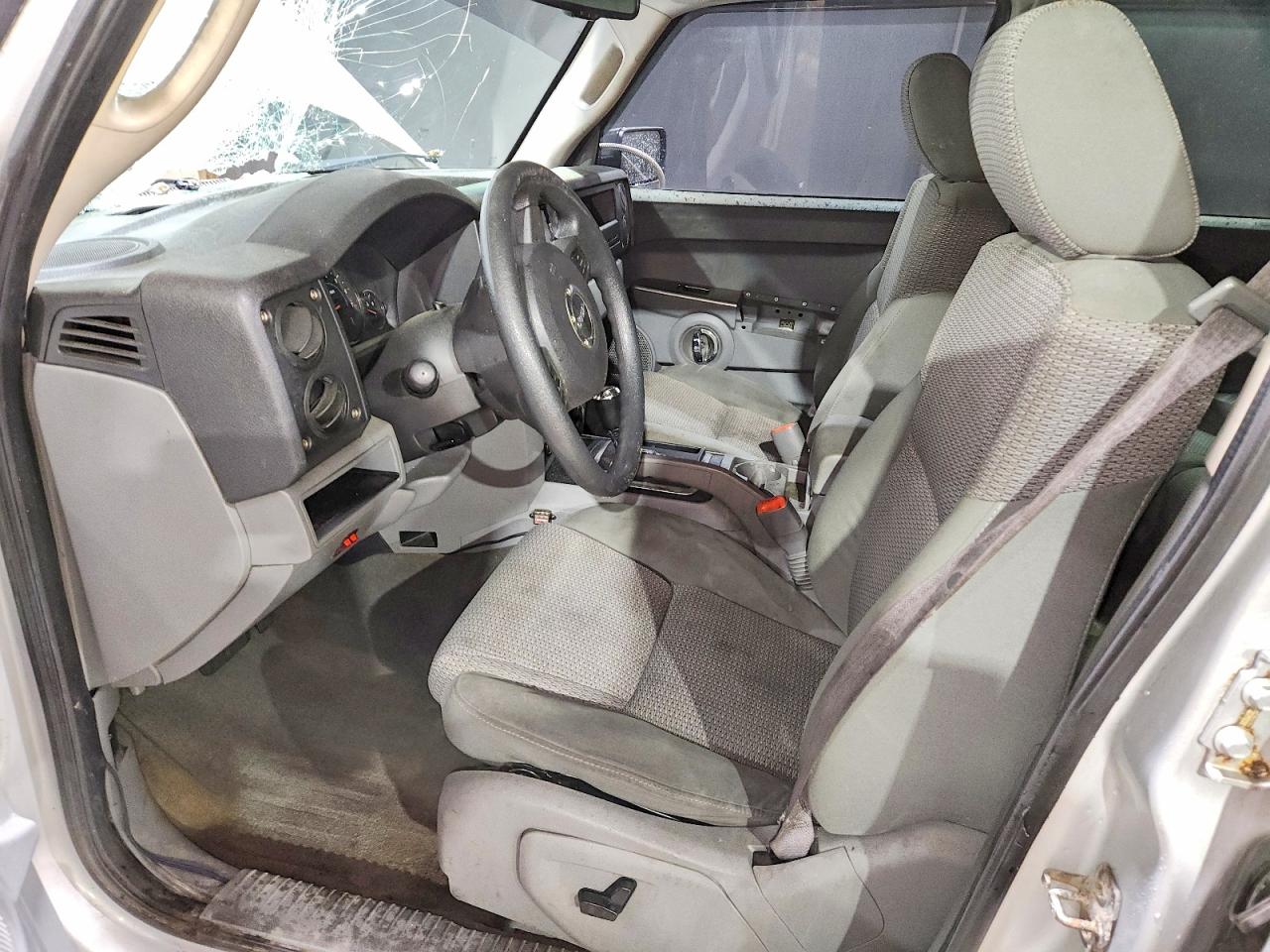 2006 Jeep Commander VIN 1J8HG48K76C162106 photo 7
