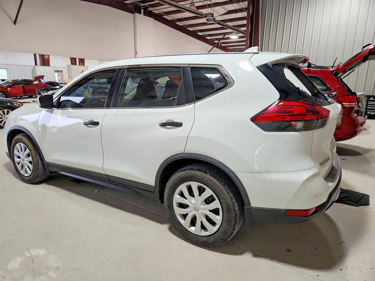 2017 Nissan Rogue VIN KNMAT2MT2HP515189 photo 2