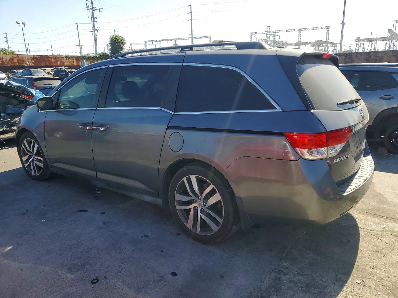 2014 Honda All models VIN 5FNRL5H63EB135664 photo 2