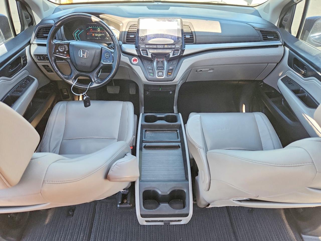 2018 Honda Odyssey VIN 5FNRL6H81JB028856 photo 8