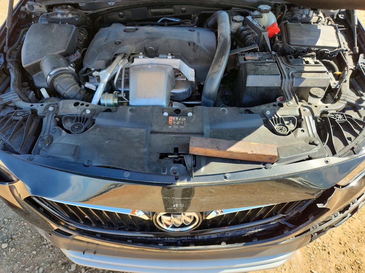 2018 Buick Regal VIN W04GV8SX1J1153226 photo 11