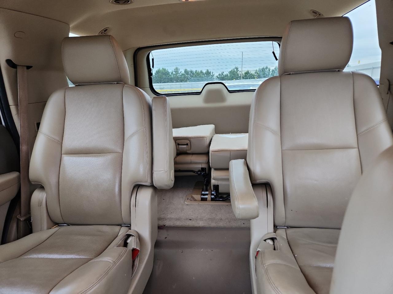 2014 Chevrolet Tahoe VIN 1GNSCCE05ER168544 photo 10
