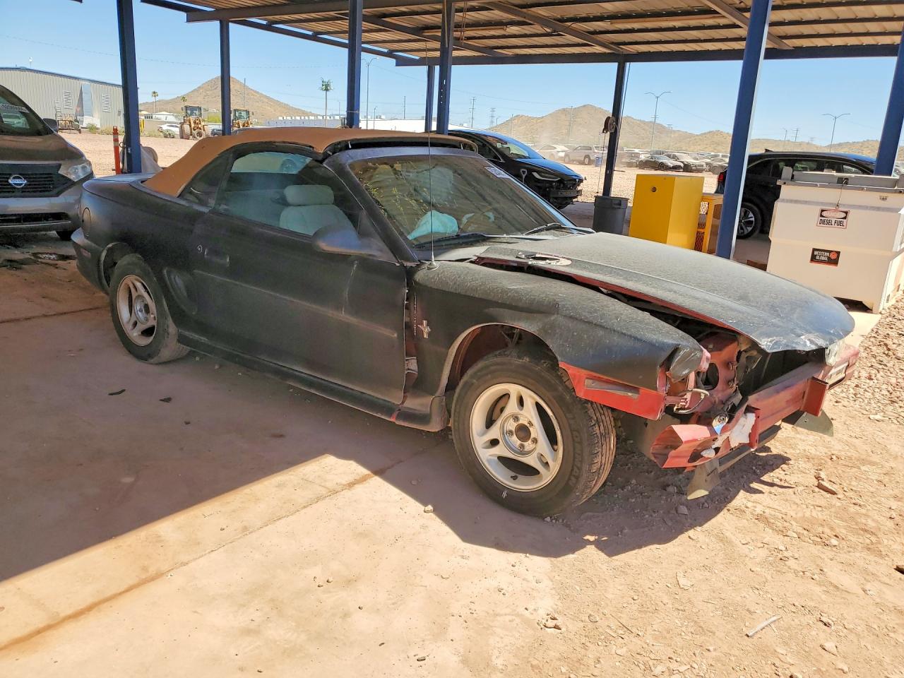 1996 Ford Mustang VIN 1FALP4445TF205319 photo 4