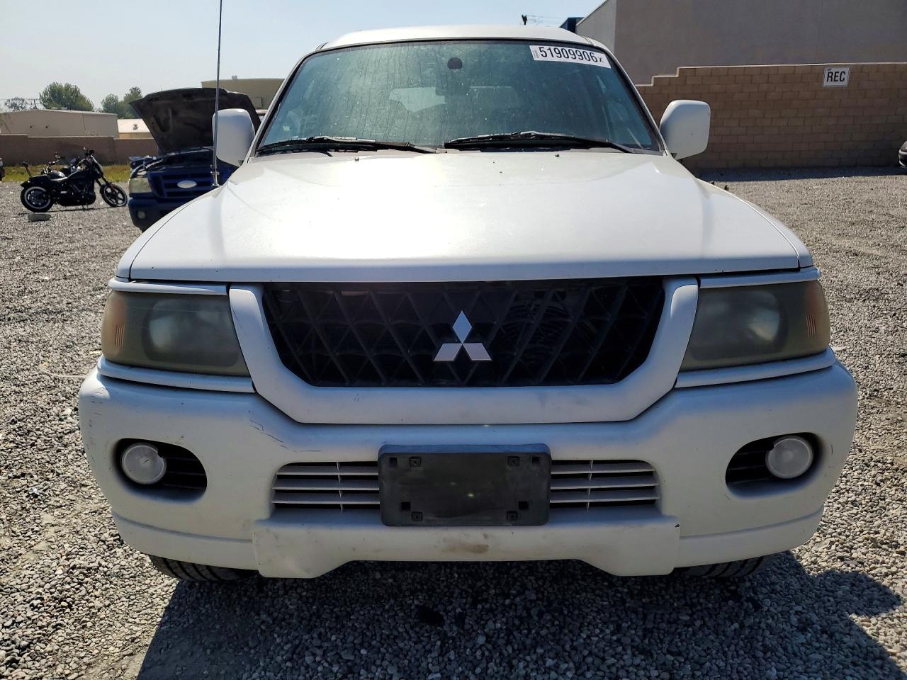 2003 Mitsubishi Montero VIN JA4LS41R23J012428 photo 5