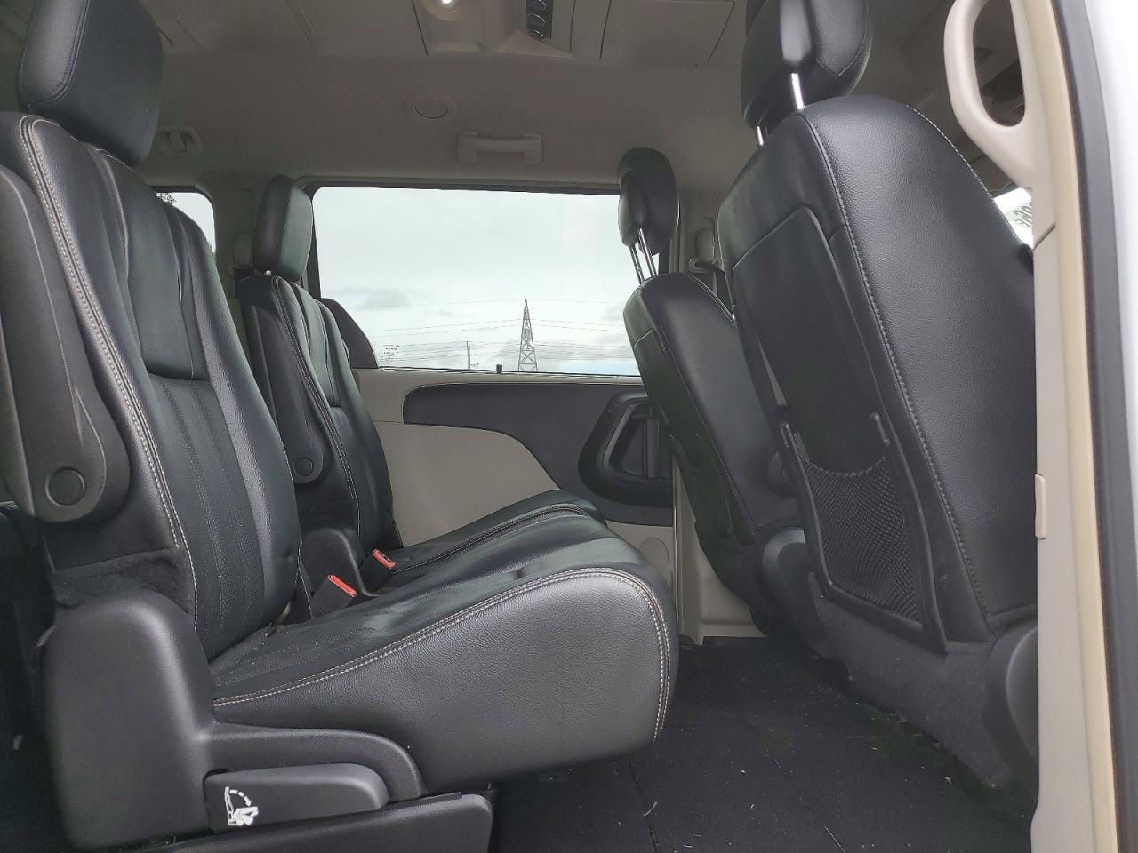 2016 Chrysler Minivan VIN 2C4RC1CG4GR126990 photo 11