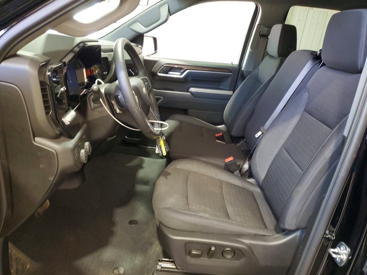 2026 Chevrolet All models VIN 2GCUKDED2T1157701 photo 7
