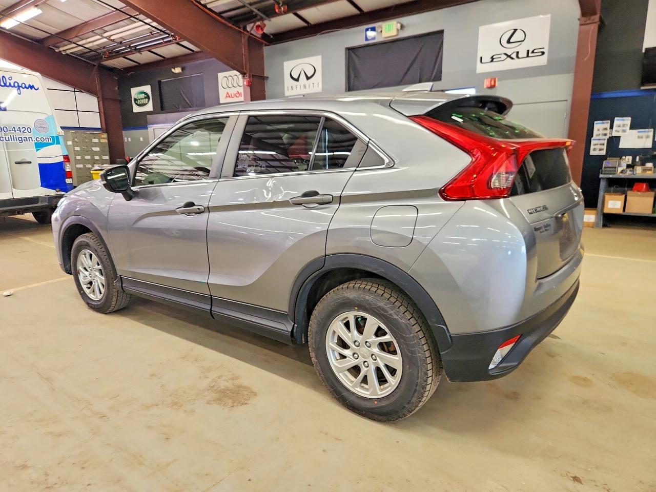 2019 Mitsubishi ECLIPSE VIN JA4AT3AA8KZ028822 photo 2