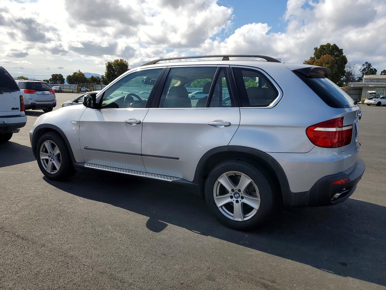 2007 BMW X5 VIN 5UXFE83517LZ38808 photo 2
