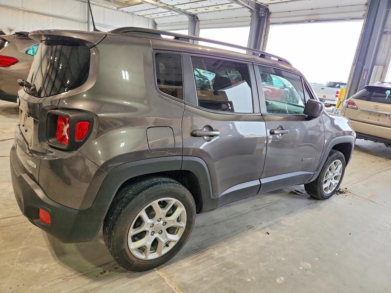 2018 Jeep Renegade VIN ZACCJBBB1JPJ37493 photo 3