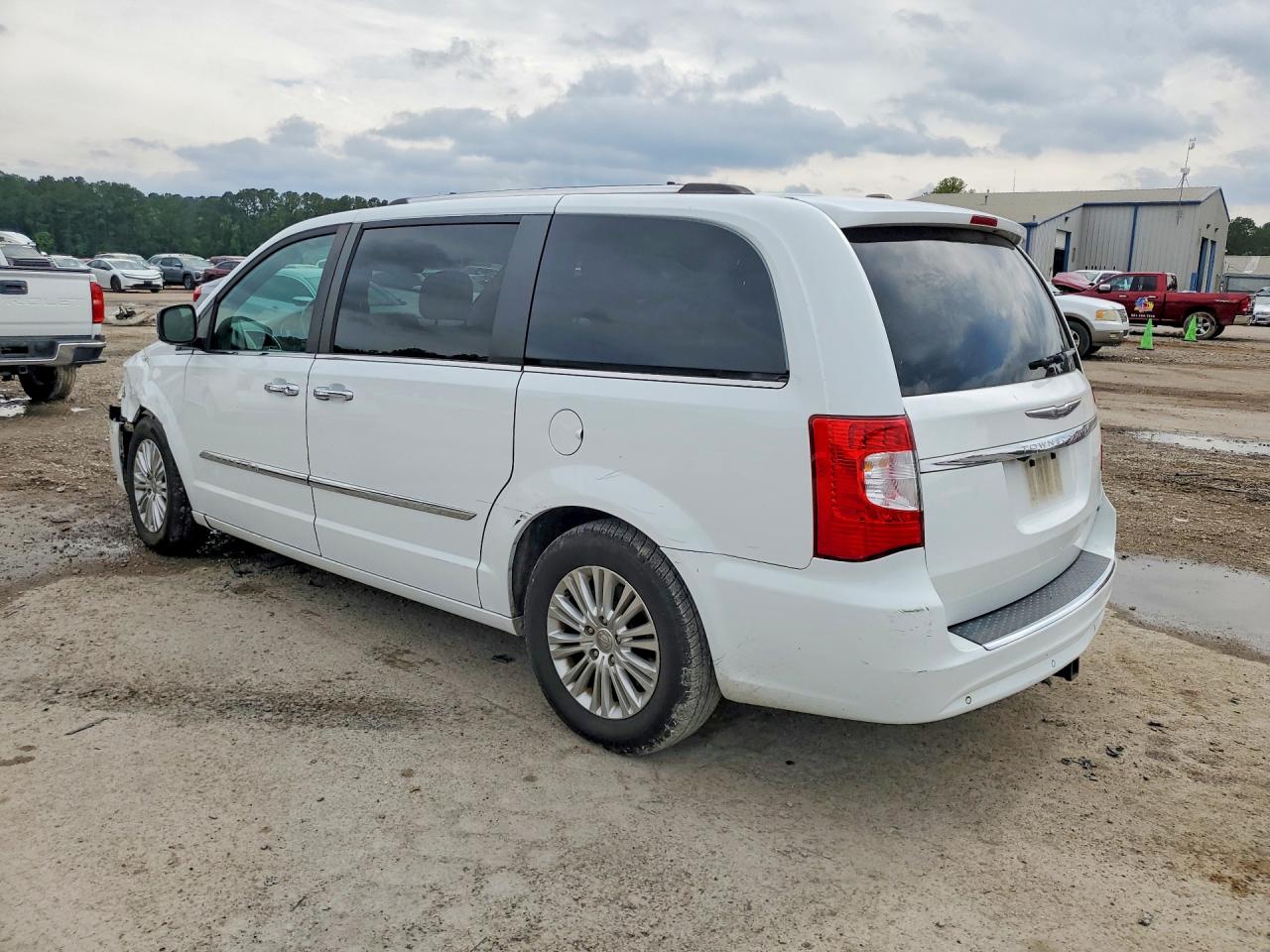 2014 Chrysler Minivan VIN 2C4RC1GG5ER298047 photo 2