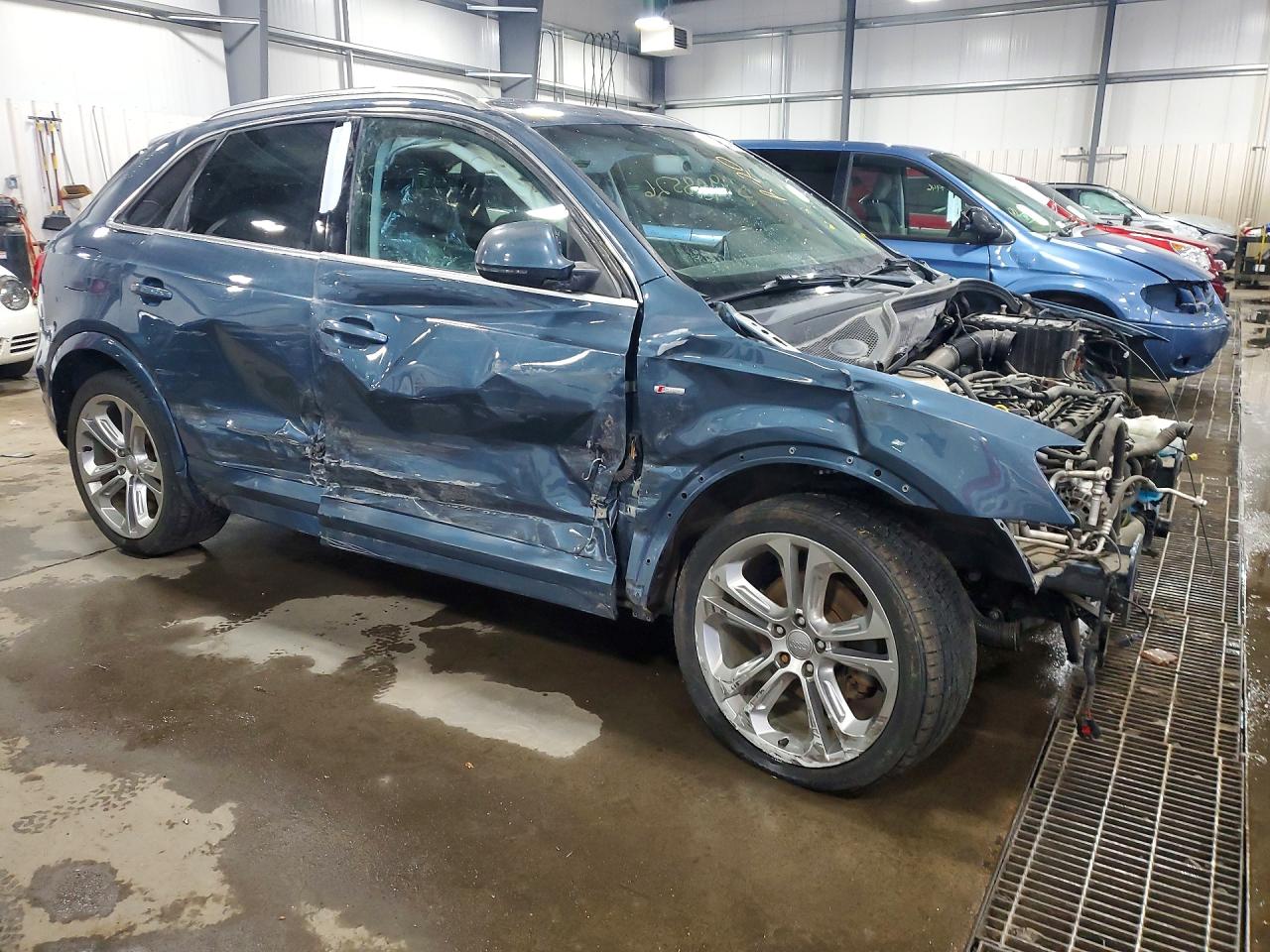 2016 Audi Q3 VIN WA1GFCFS8GR007236 photo 4
