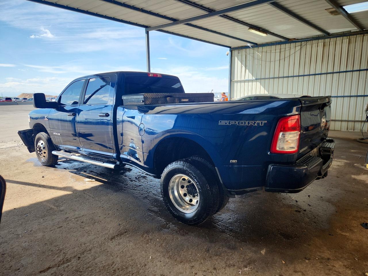 2023 Ram 3500 VIN 3C63RRHL3PG643283 photo 2