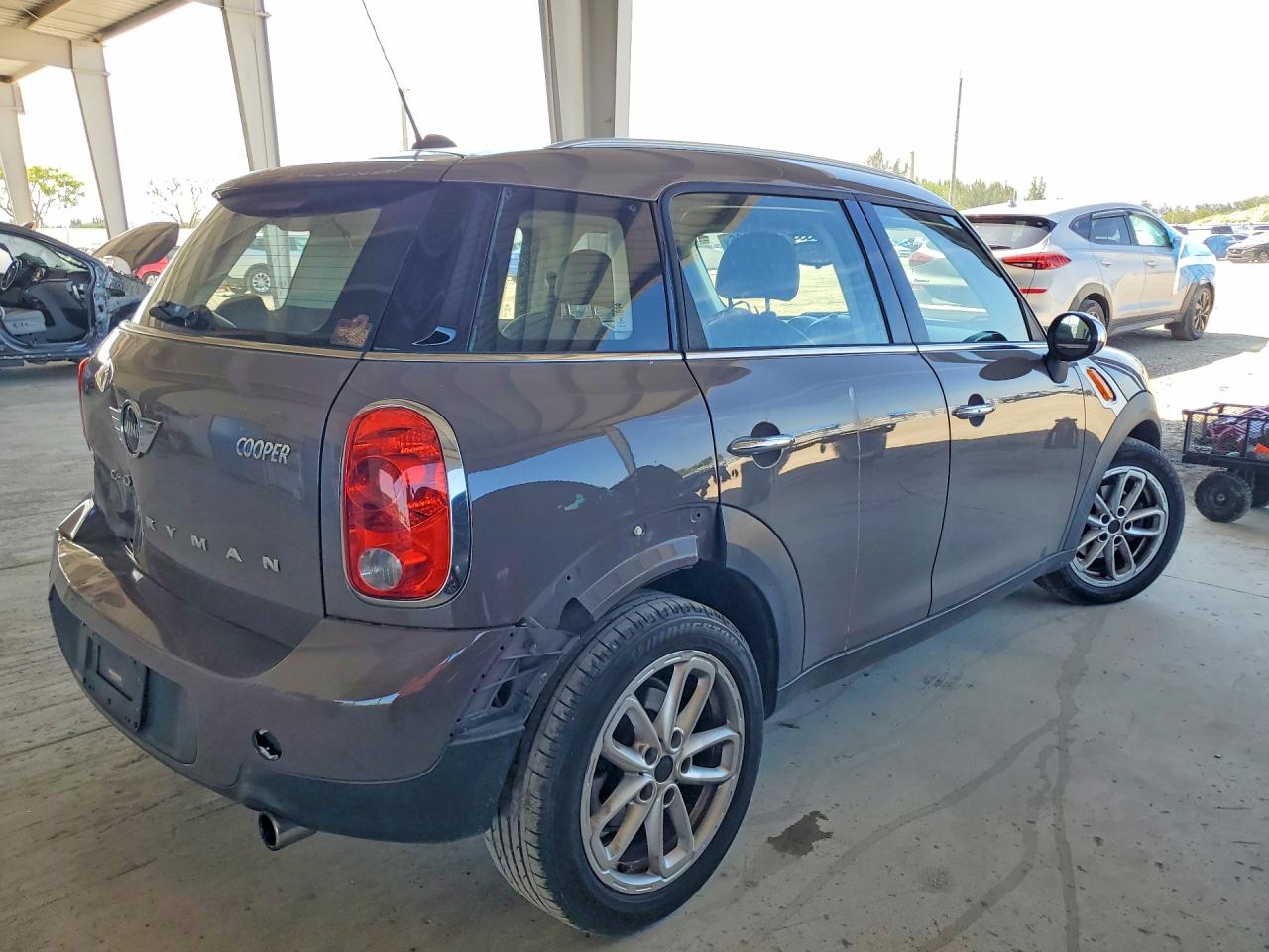 2015 MINI Cooper VIN WMWZB3C52FWR42628 photo 3