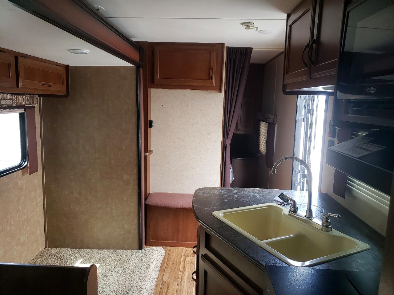 2016 JAYCO All models VIN 1UJBJ0BR8G17X0372 photo 5