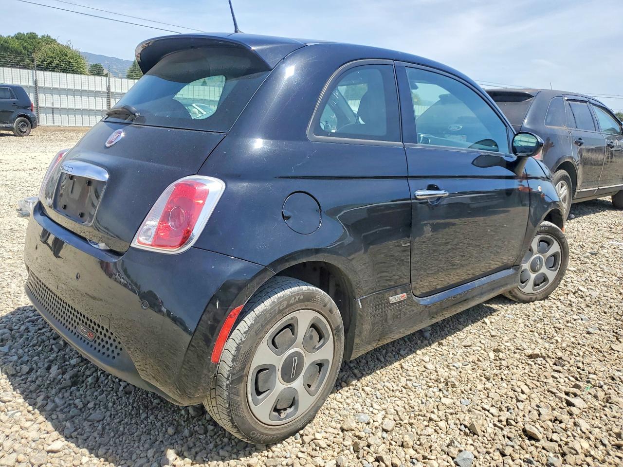 2017 Fiat 500 VIN 3C3CFFGE0HT611777 photo 3